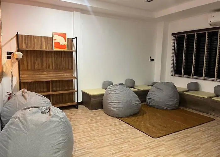 9 Mins To Bts 2 Beds Private And Shower אכסניה
