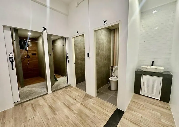 9 Mins To Bts 2 Beds Private And Shower